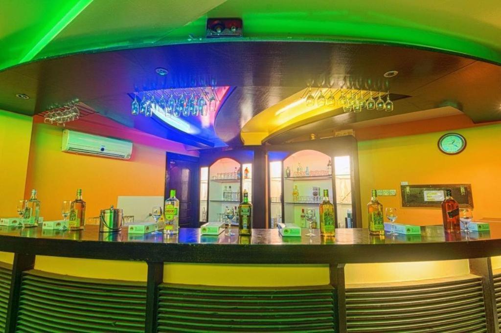 Hotel Sea Crown Кокс Базар Екстериор снимка