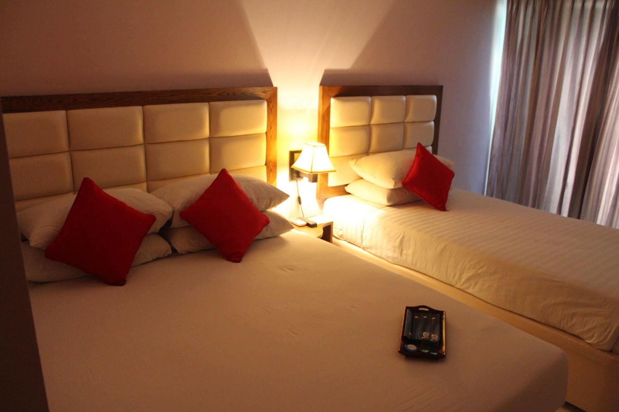 Hotel Sea Crown Кокс Базар Екстериор снимка